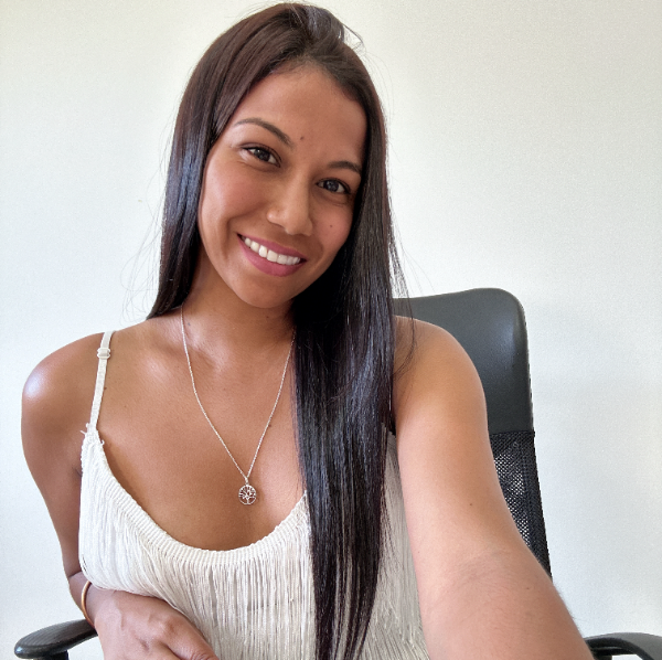 Karuthasamy Orange Elvira