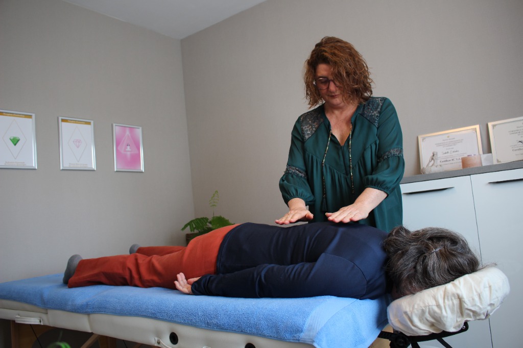 photo activite Isabelle Erlacher - Les mains de Mira