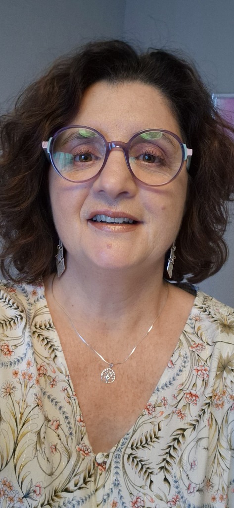 photo portrait Isabelle Erlacher - Les mains de Mira