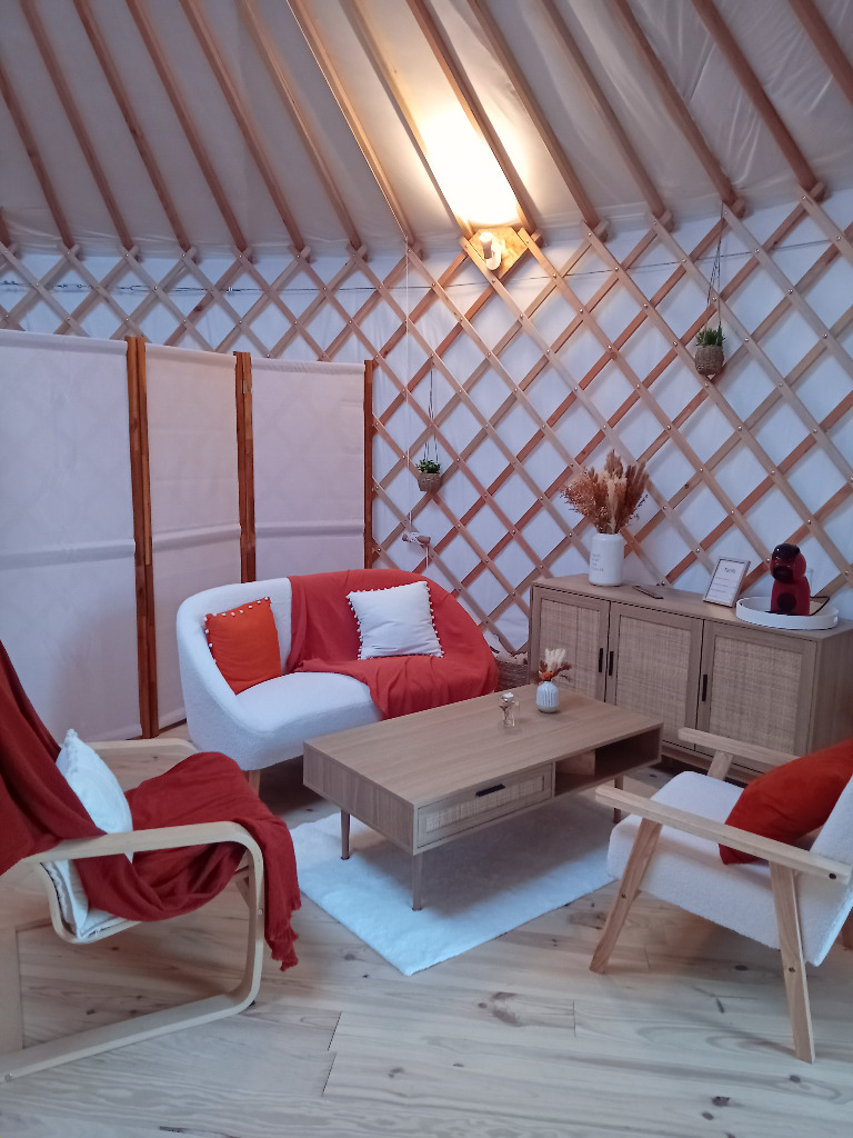 photo cabinet Morgane Baumann - La Yourte Solongo