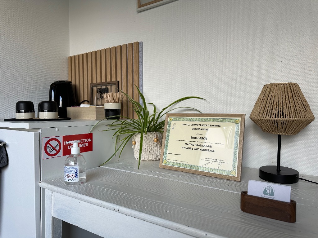 photo diplome Esther ARCIS