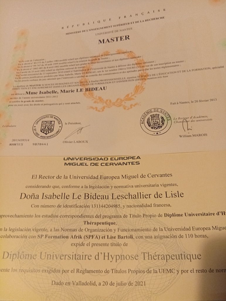 photo diplome Isabelle de Lisle