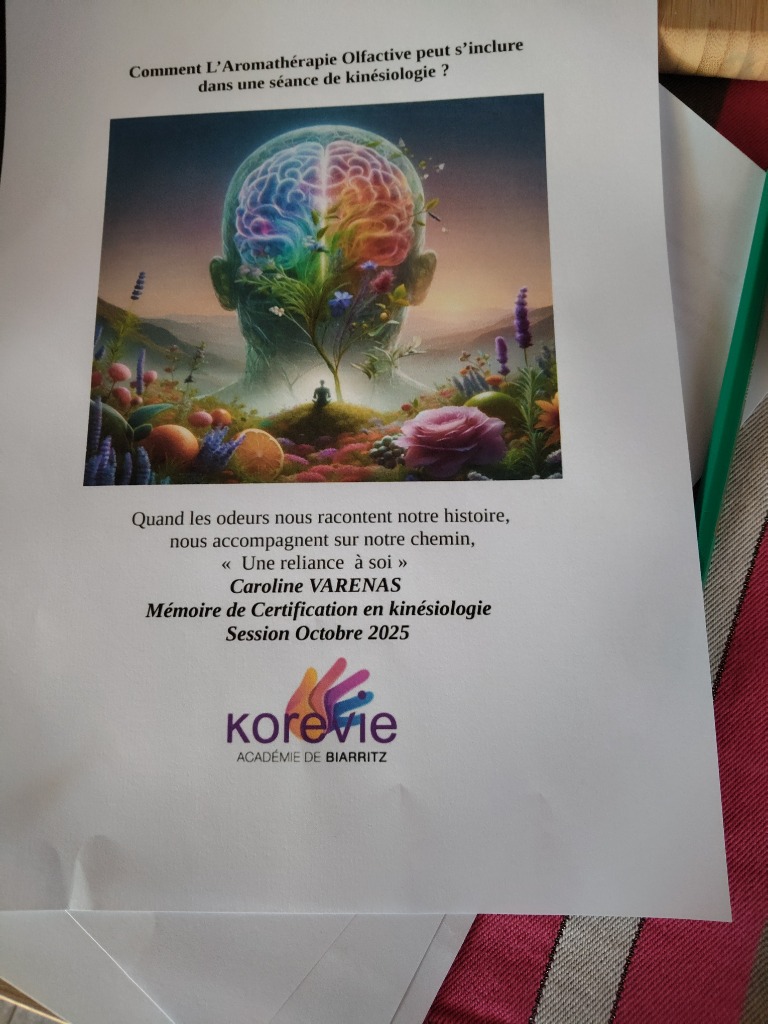 photo diplome Caroline Varenas kinesiologue 