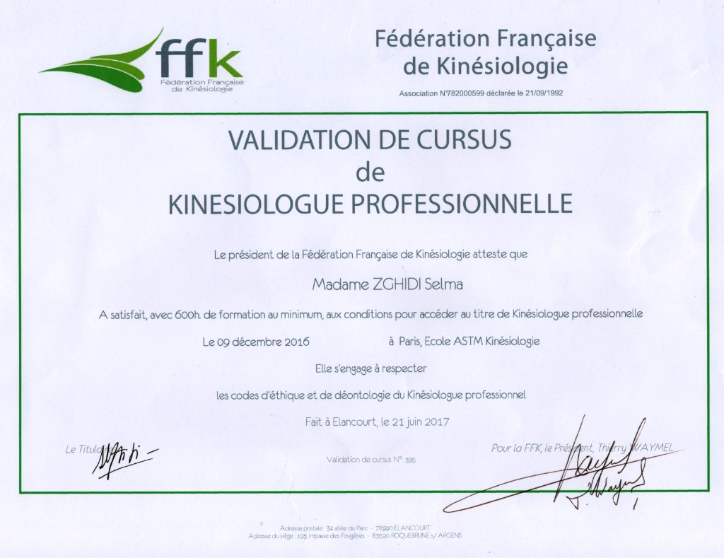 photo diplome Le corps présent - kinésiologie - Selma Zghidi