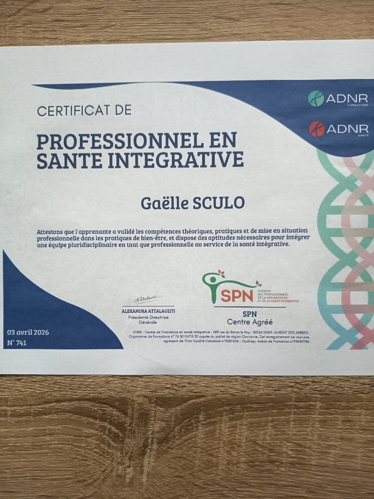 photo diplome Gaëlle Sculo Naturopathie Réflexologie