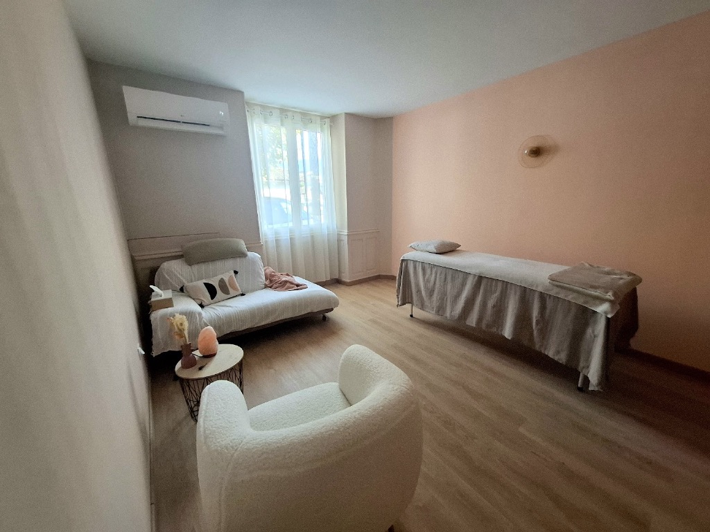 photo cabinet Hélène Camus