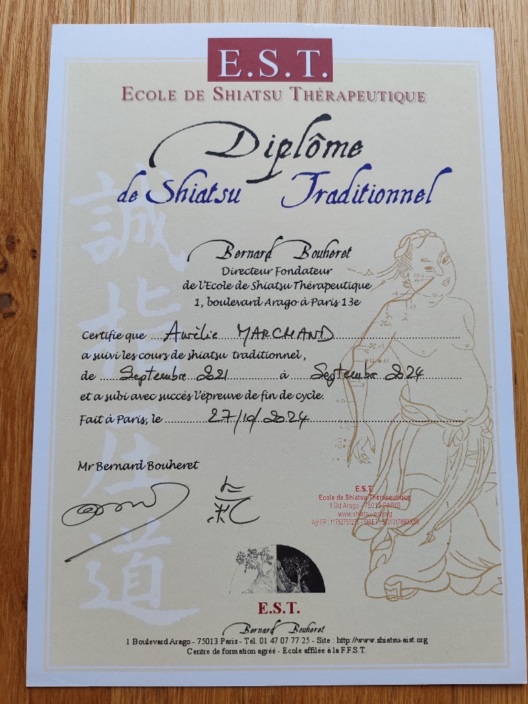 photo diplome Aurélie M. Shiatsu