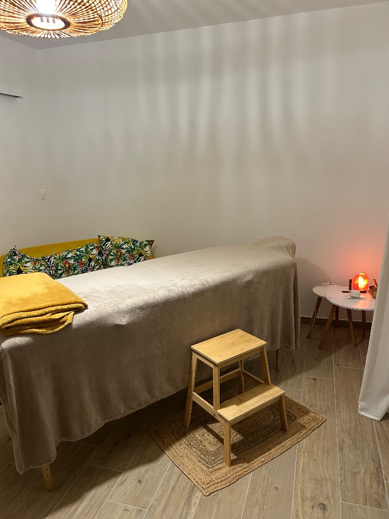 photo cabinet Fanny-Reiki.Coaching.Guidance 