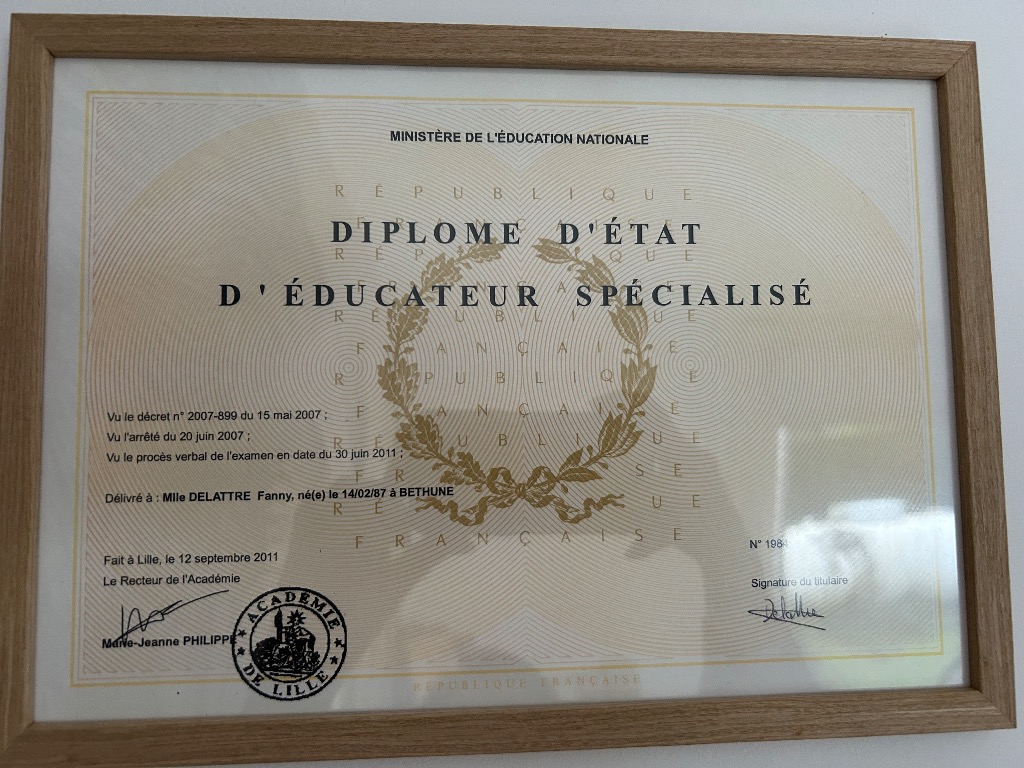 photo diplome Fanny-Reiki.Coaching.Guidance 