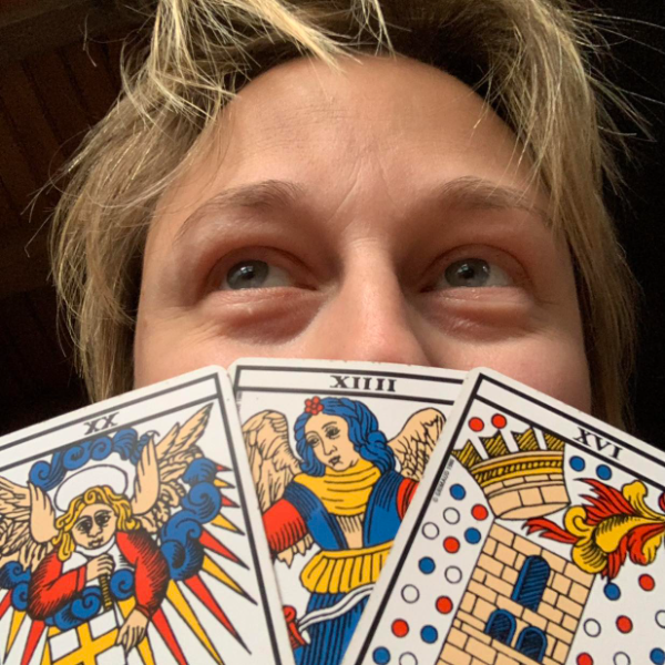 Virginie Tarologie Voyance : La Voix des Cartes