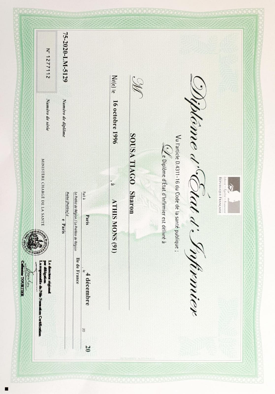 photo diplome Sharon Sousa