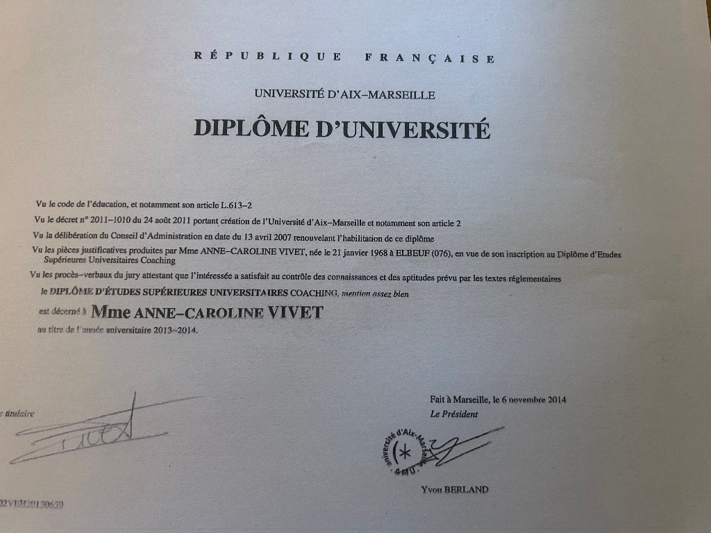 photo diplome Anne Caroline Vivet  ACV ACCESS