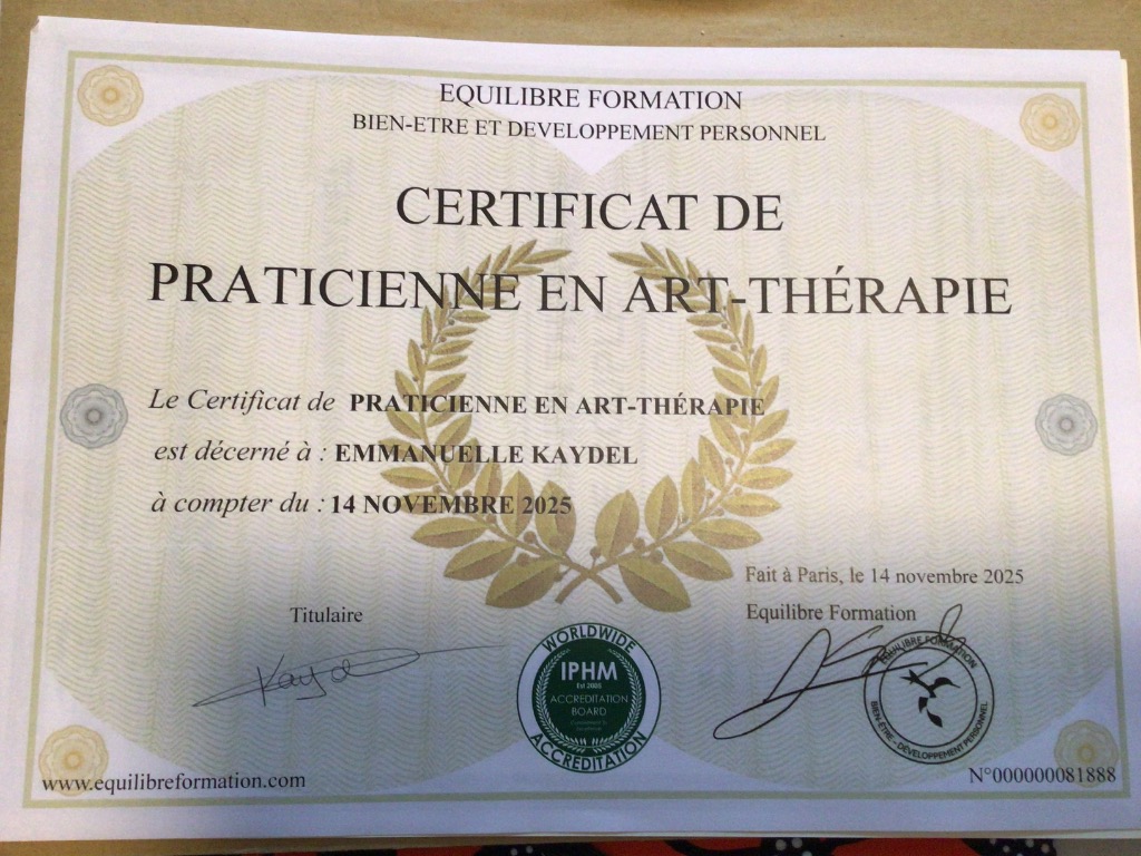 photo diplome Emmanuelle KAYDEL - Cabinet L’Esquisse