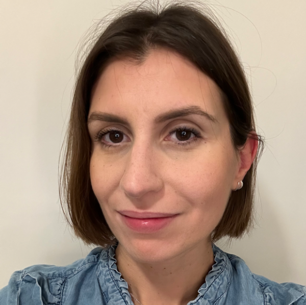 Assia Mesirdi Kinésiologue