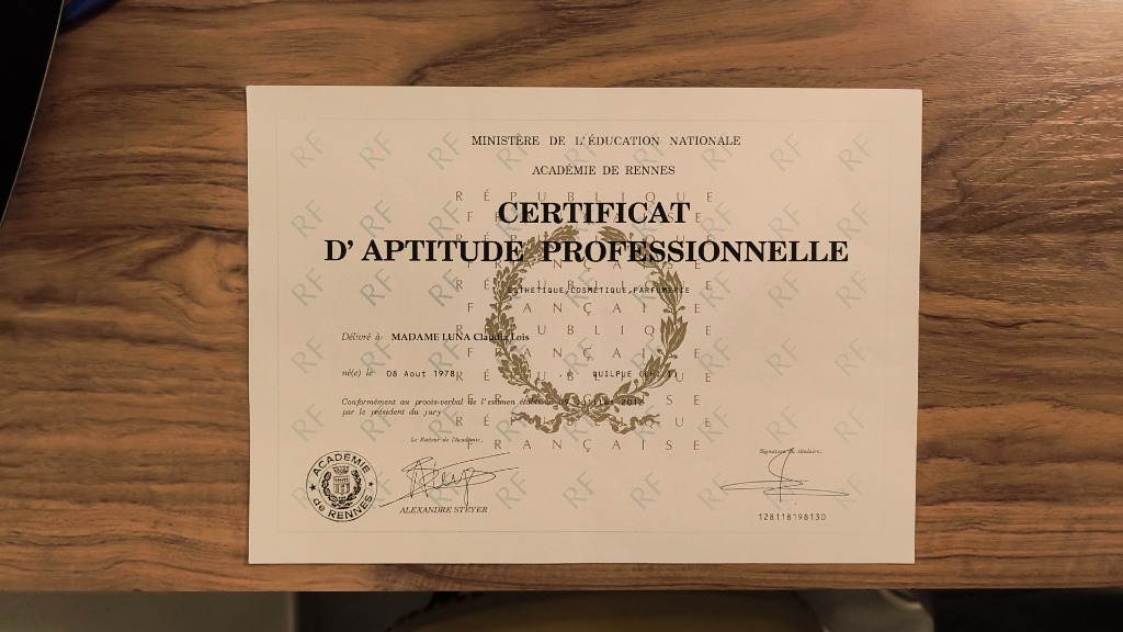 photo diplome LUNA CLAUDIA