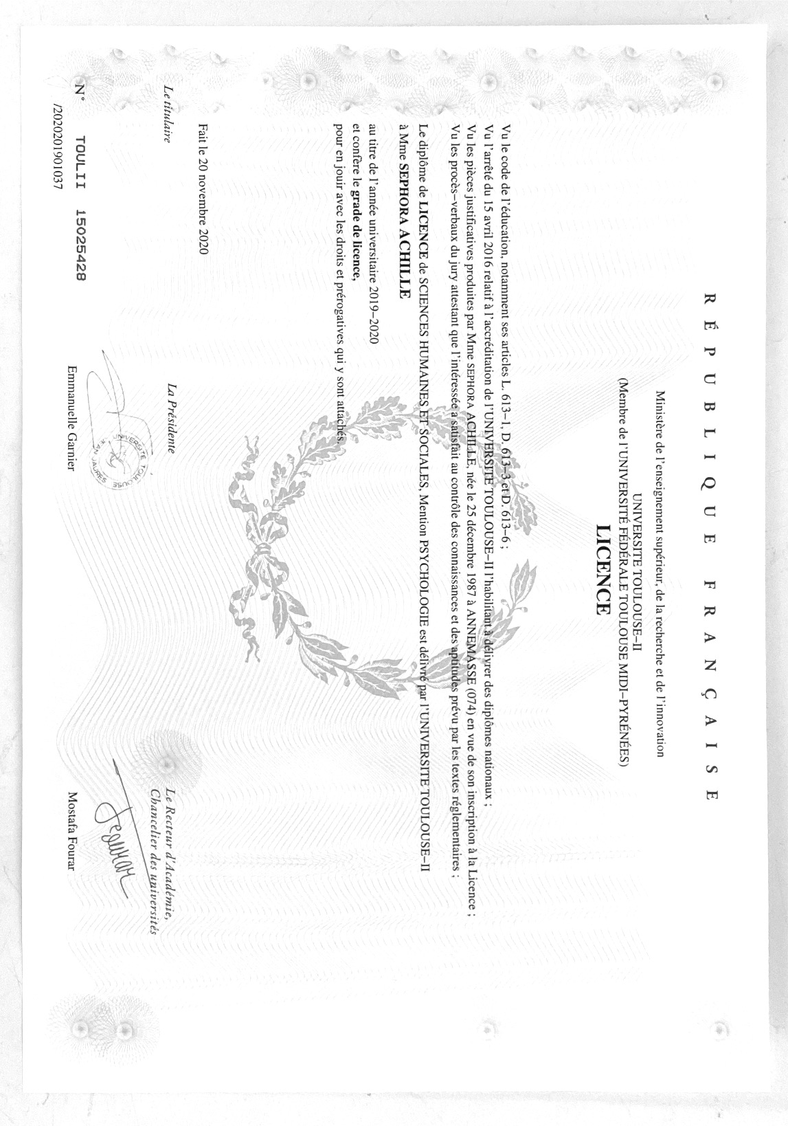 photo diplome Séphora Achille 