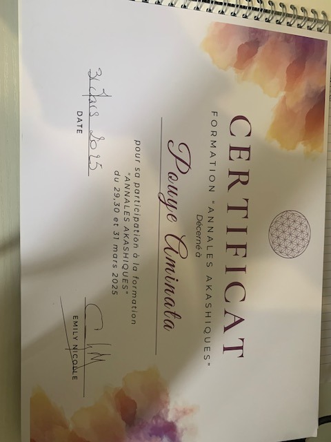 photo diplome Aminata POUYE - Ame Wer Holistiques