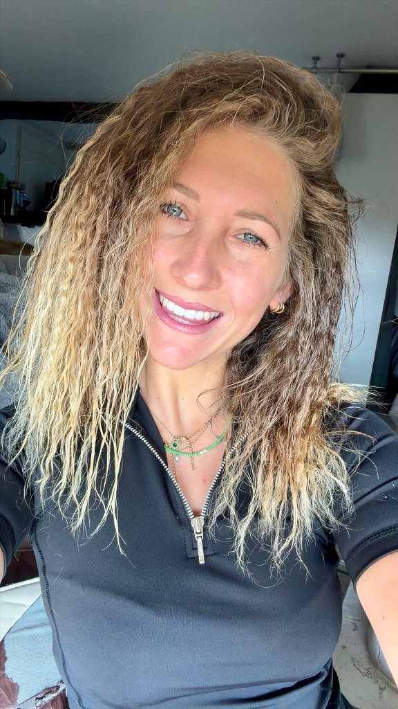 photo portrait Julie Massage equin-canin-humain 