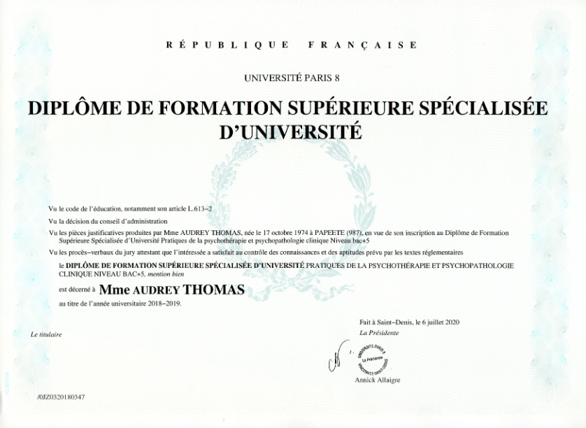 photo diplome Audrey THOMAS