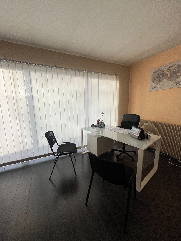 photo cabinet Melina De almeida