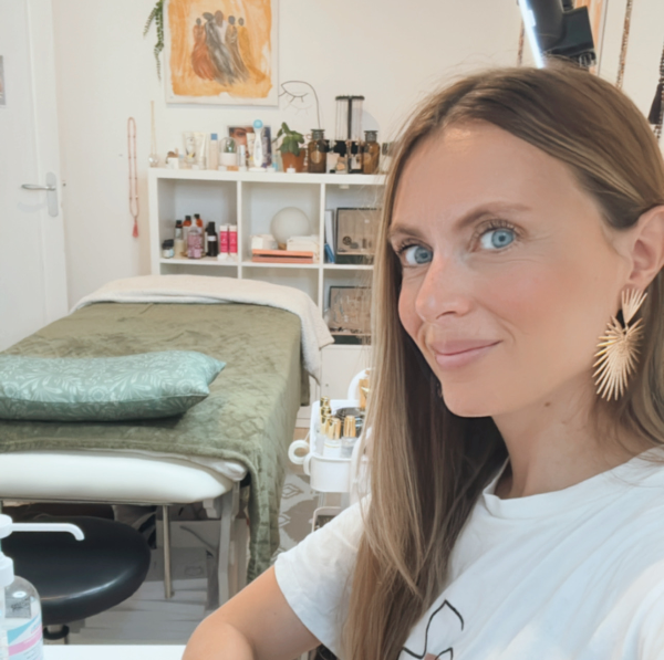 Feminité Ancrée Alexandra Azara