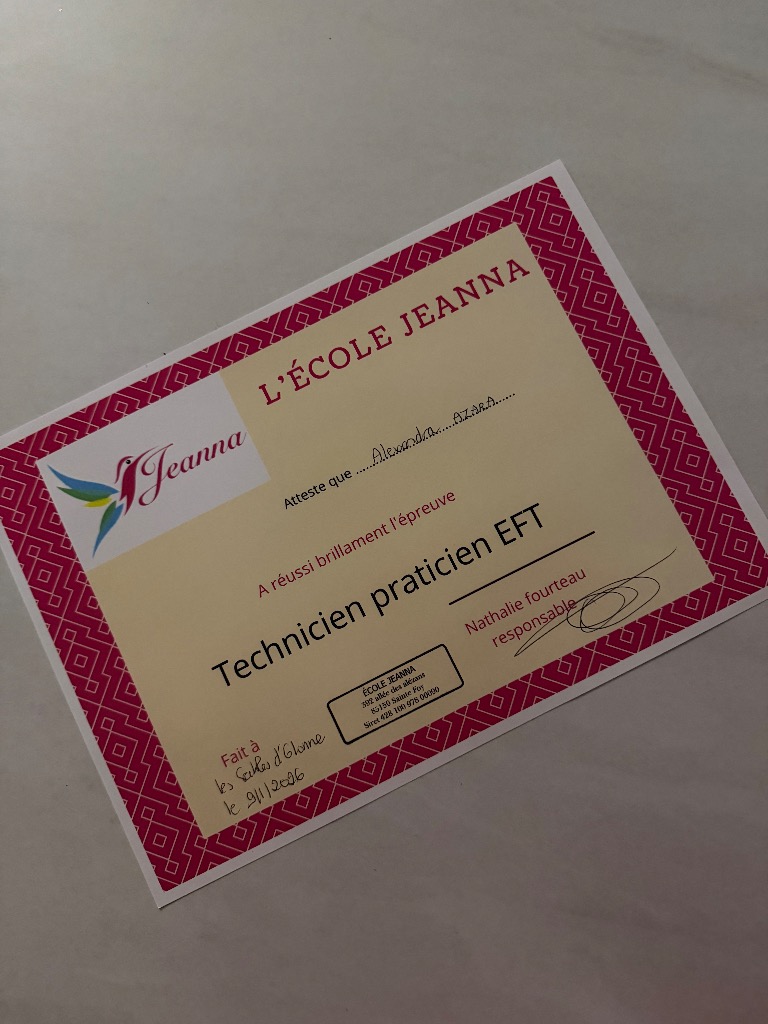 photo diplome Feminité Ancrée Alexandra Azara