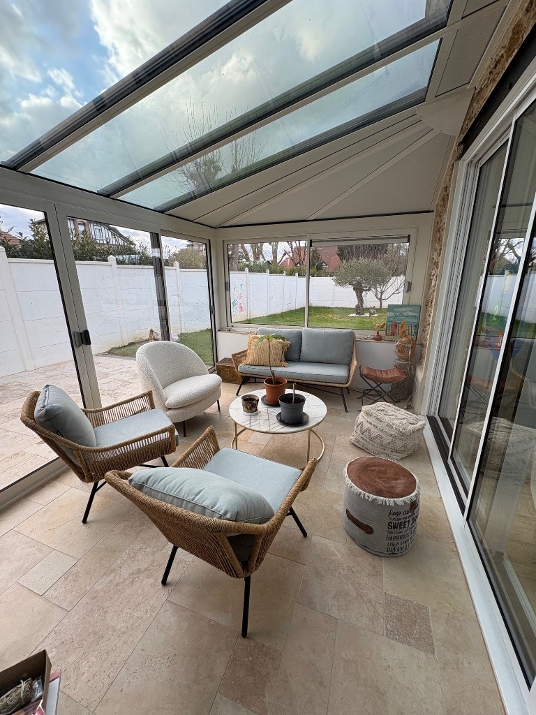 photo cabinet Mathieu TONG-CHAÏ