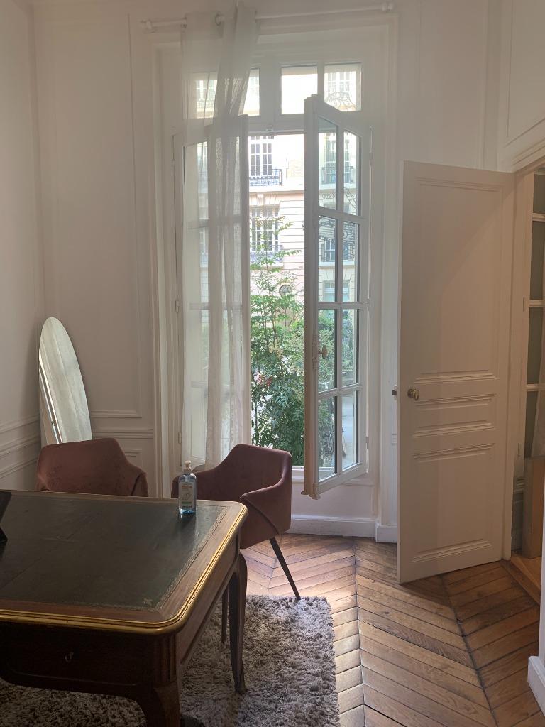 photo cabinet Myrto Hadjigeorgiou