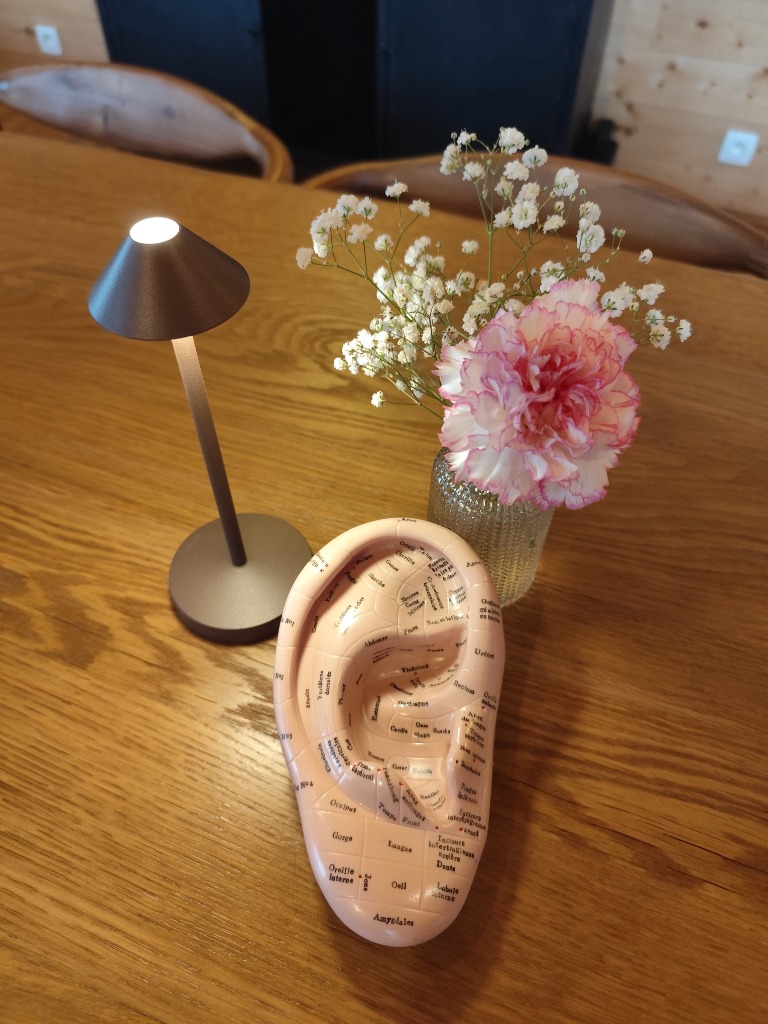 photo diplome Jade Ramirez Réflexologie énergétique chinoise