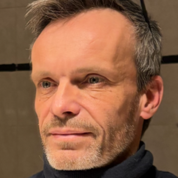 Xavier DESBRUERES Hypnothérapeute et magnétiseur