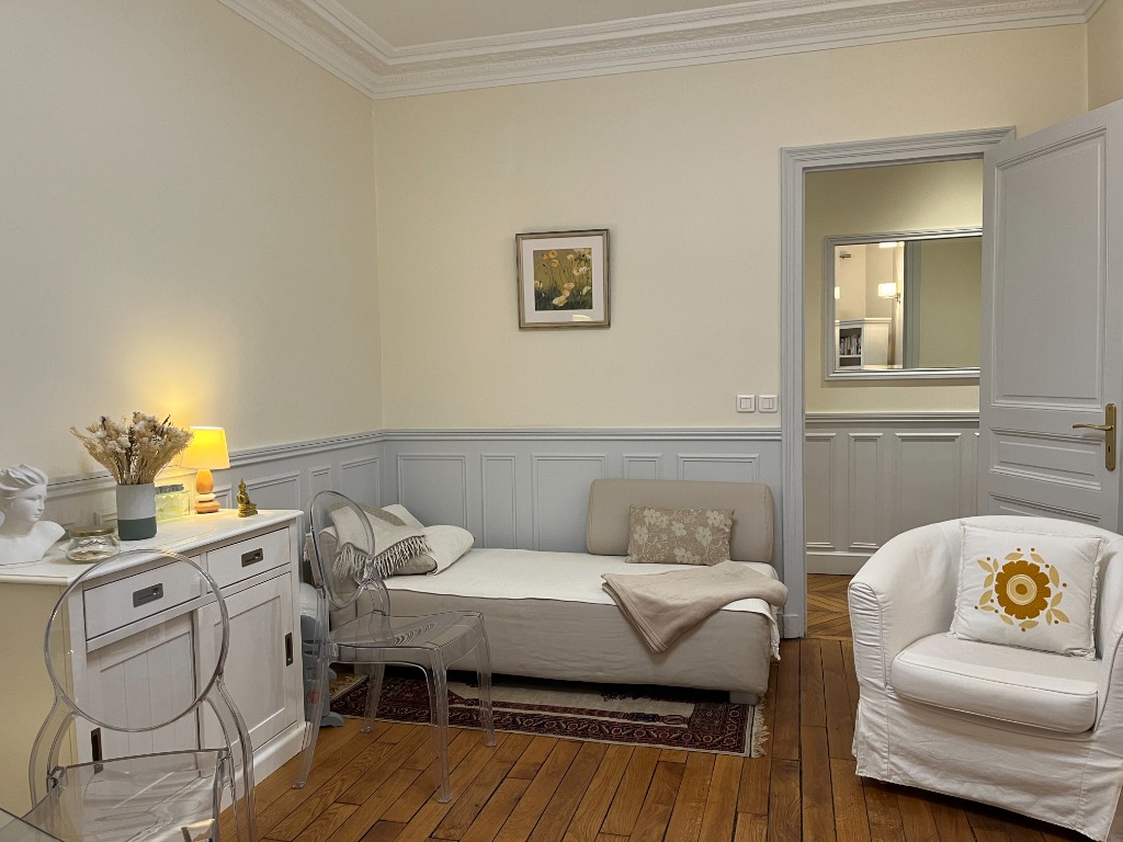 photo cabinet Nawal Saliba Vacher