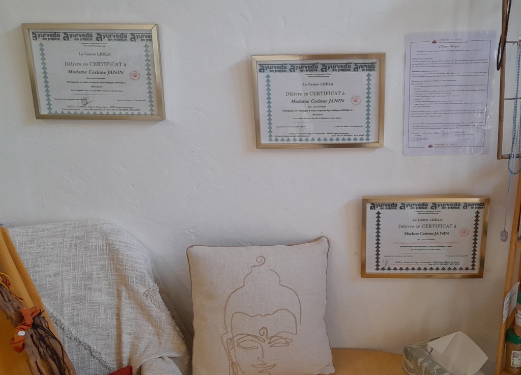 photo diplome Cabinet Lakshmi Ayurveda thérapeute orinne Meera  