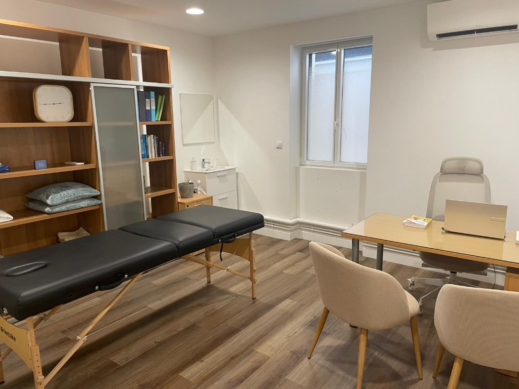 photo cabinet Dvora Jennifer LEVY