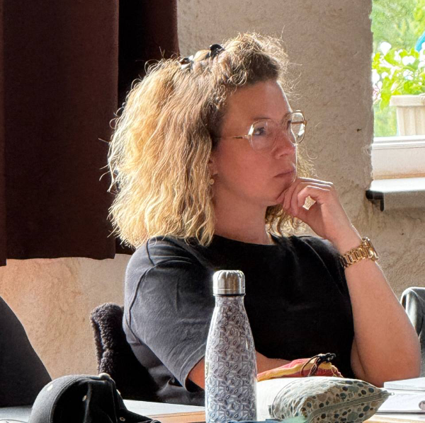 Mathu Emmanuelle Posturome