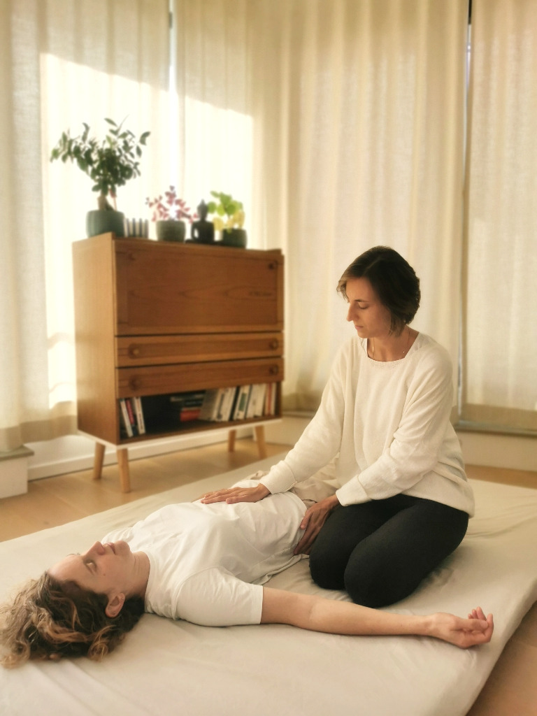 photo seance Nathalie Gautron - En Harmonie Shiatsu