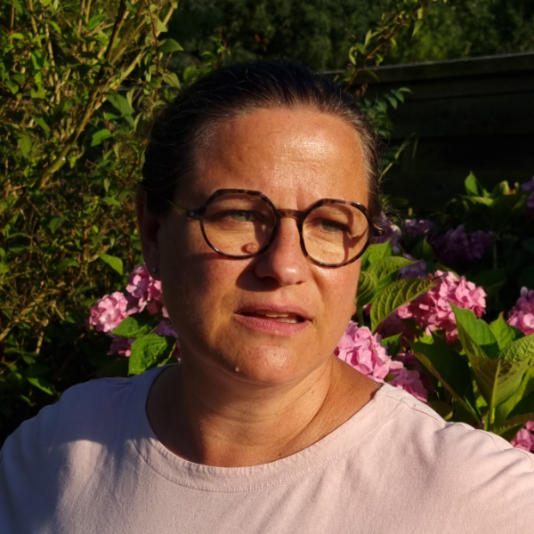 Alexandra ANGOT - Mine de rien 76