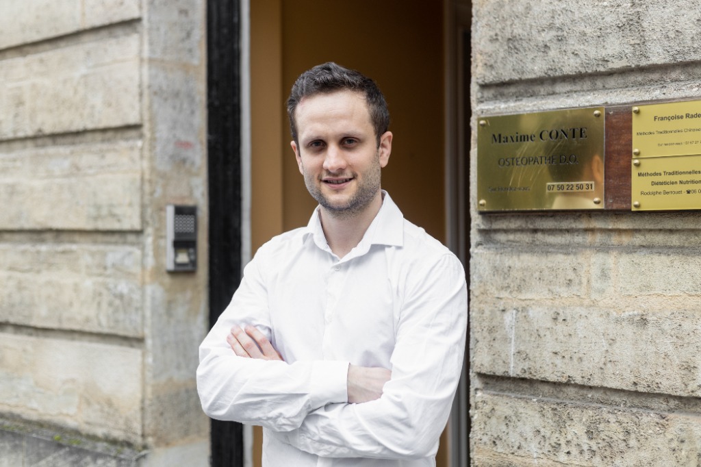 photo portrait Ostéopathe Conte Maxime Massy