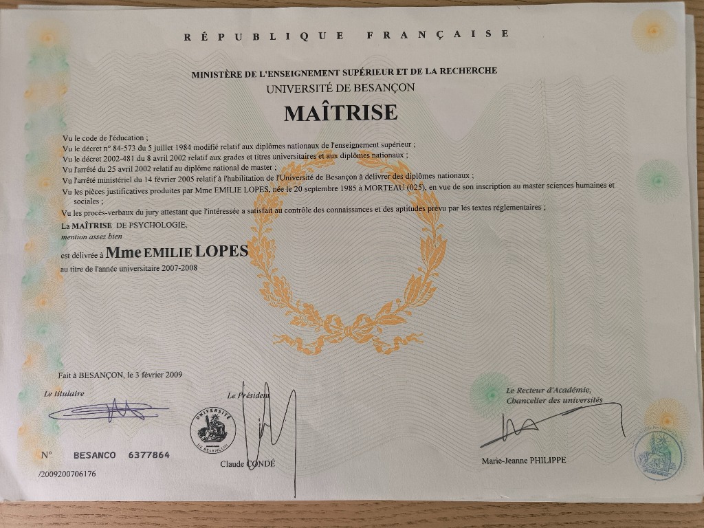 photo diplome Psychénergie Lopes Emilie 