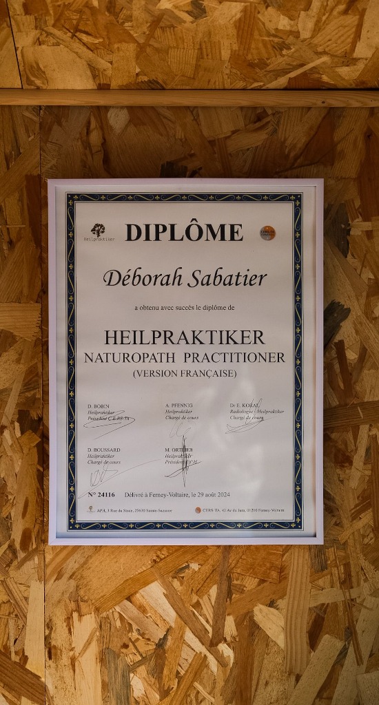 photo diplome Déborah CARRAZ