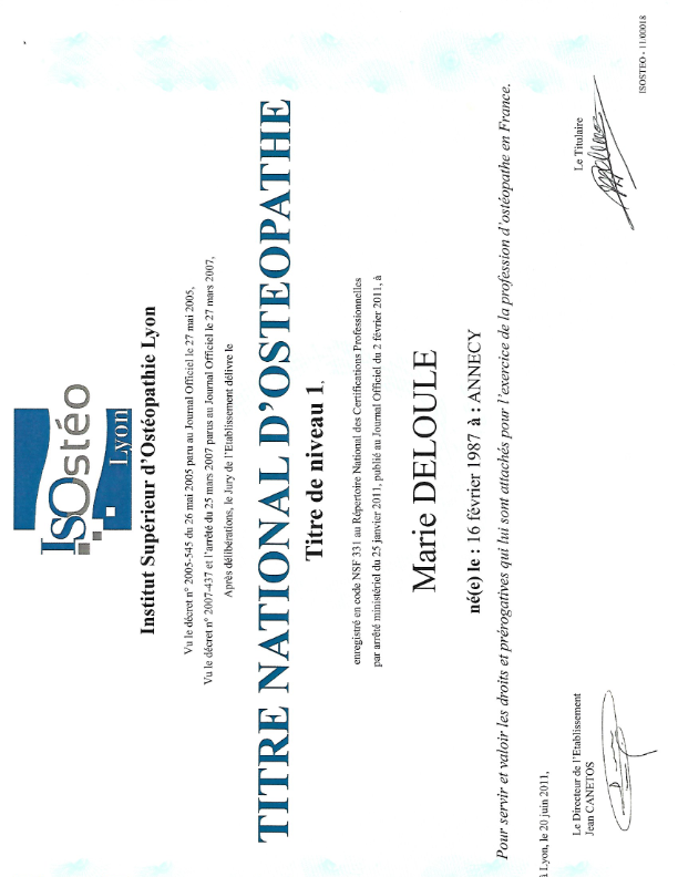 photo diplome Marie Deloule ostéopathe