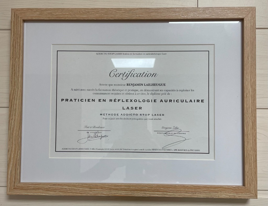 photo diplome Addicto stop laser Tarbes