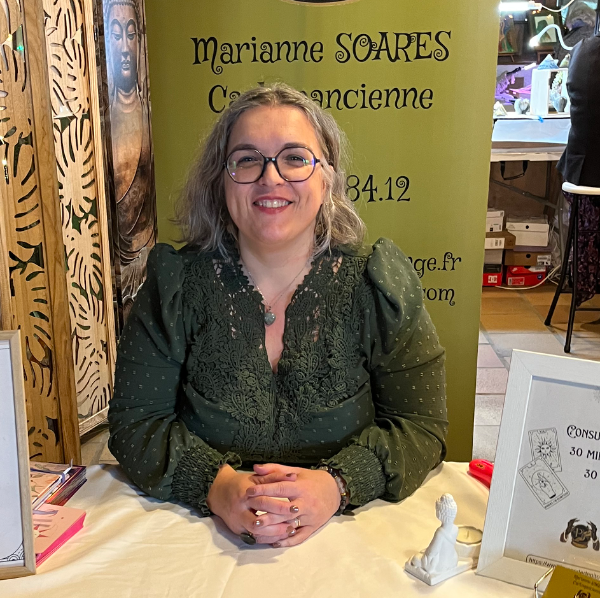 Marianne Soares - Tarologue  Cartomancienne