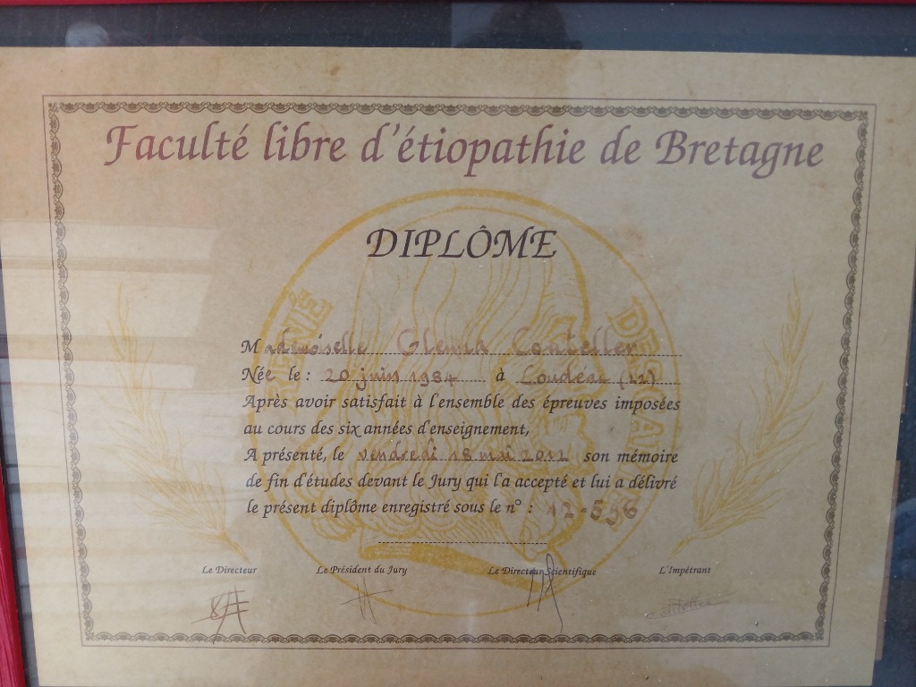 photo diplome Glenna Couteller, étiopathe et masseuse bien-être