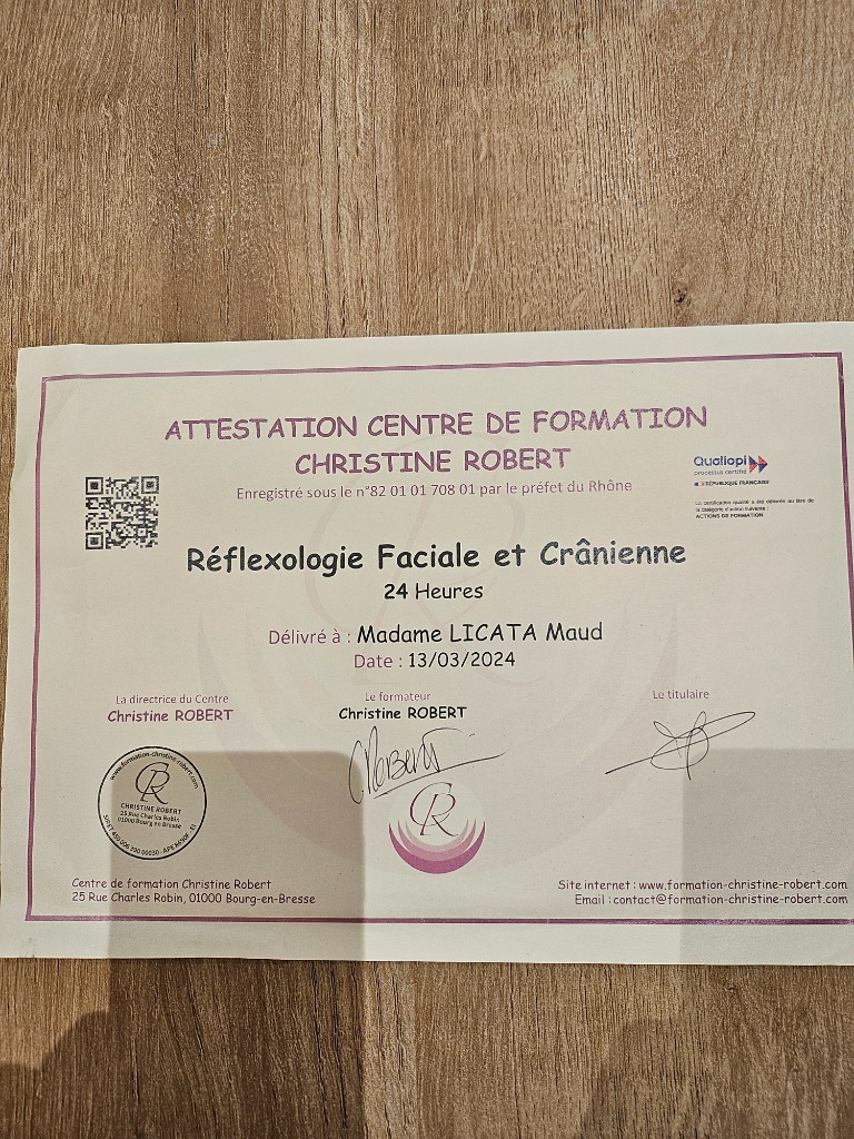 photo diplome Maud Piegts Licata Neurofeedback du Golfe