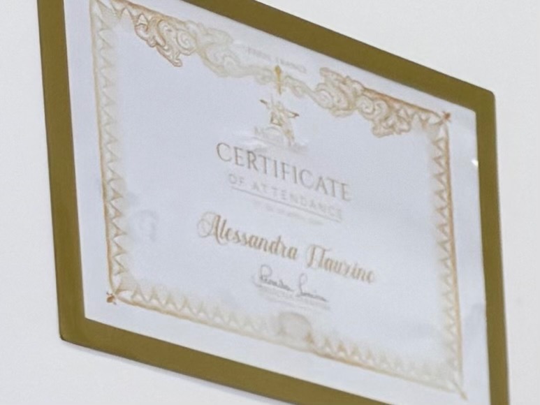 photo diplome Institut de beauté Alessandra Flauzino 