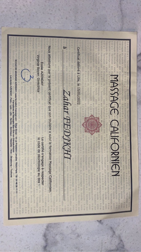 photo diplome Zeïn massage 