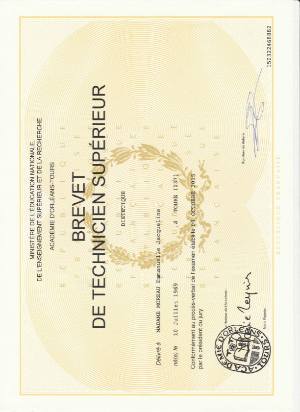 photo diplome Emmanuelle MOREAU-LIMA