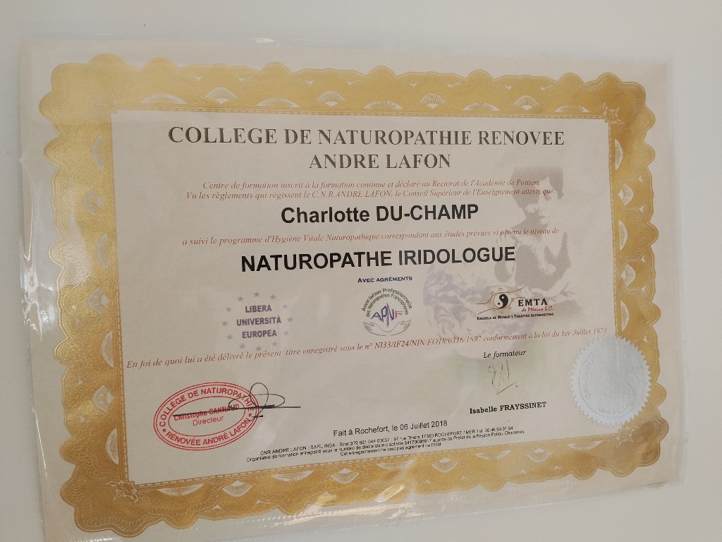 photo diplome Charlotte du Champ