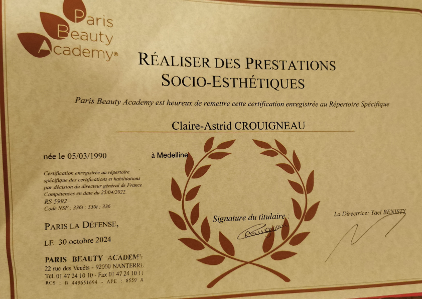 photo diplome Claire-Astrid Socio Bien-être