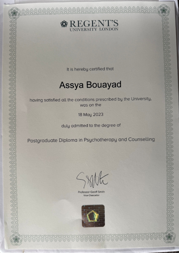 photo diplome Assya Bouayad